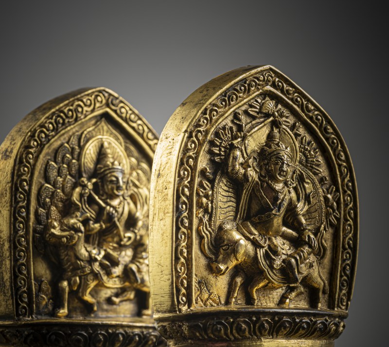 TWO FINE AND RARE GILT-BRONZE AMULETS - 图4
