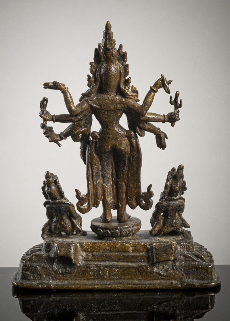 A BRONZE FIGURE OF AMOGHAPASHA - 图2