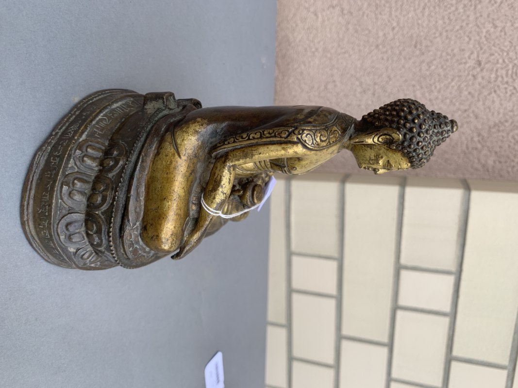 A GILT-COPPER FIGURE OF BUDDHA SHAKYAMUNI - 图9