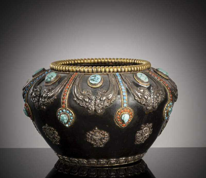 A PARCEL-GILT SILVER AND SEMI-PRECIOUS STONE INLAID METAL BOWL - 图2