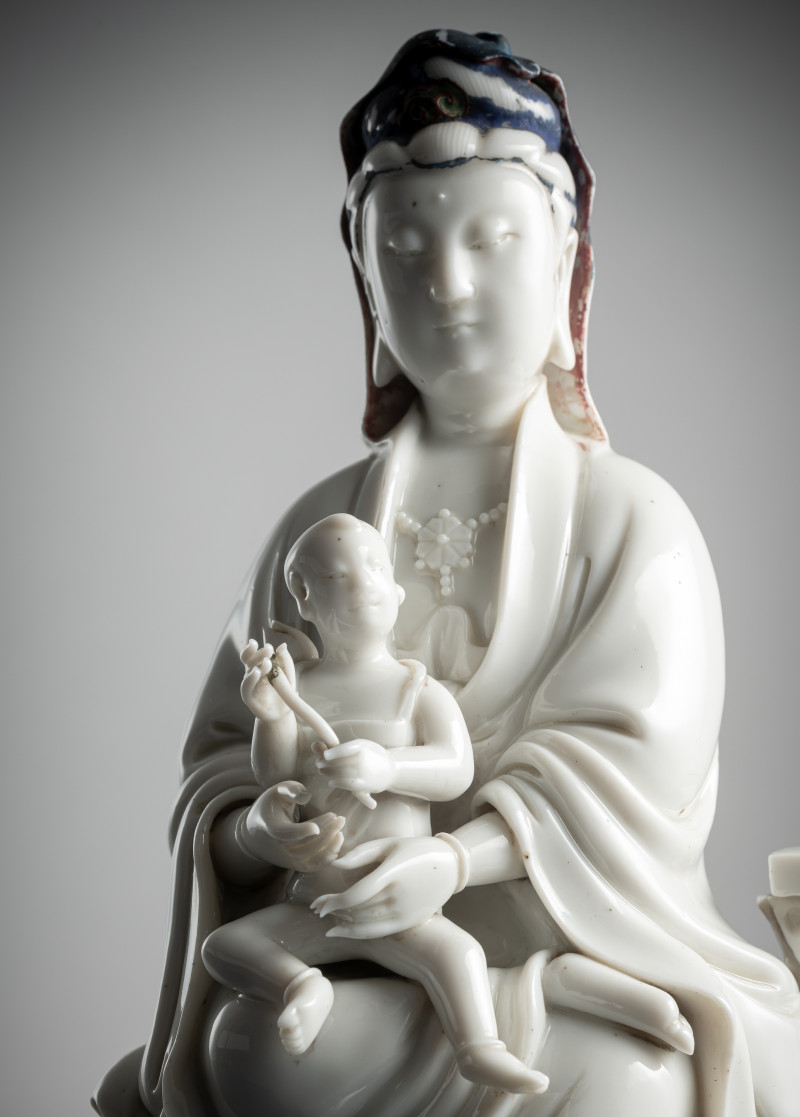 A dehua figure of a Guanyin and child - 图6