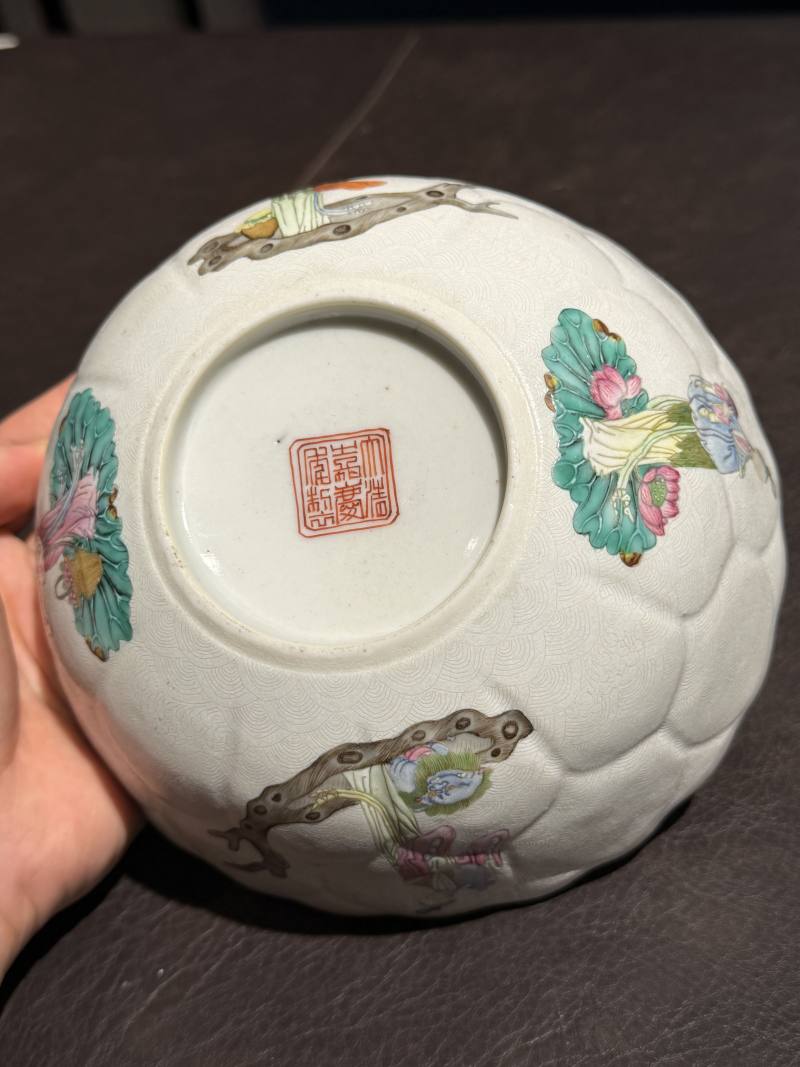 清嘉庆 白轧道粉彩“仙女乘槎”莲瓣碗 - 图13
