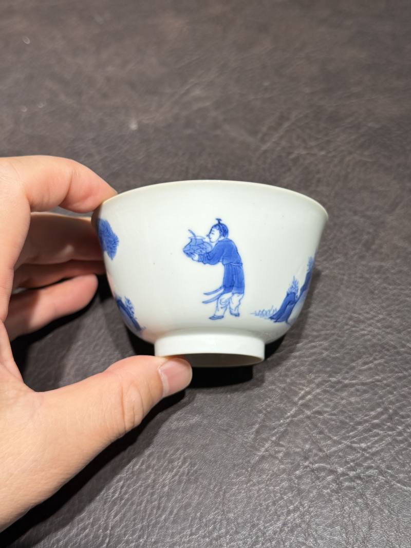 清康熙 青花松下高仕醉酒图茶圆 - 图6