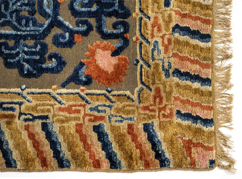 A fine silk carpet - 图6