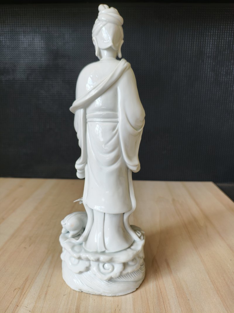 A Dehua figurine of an immortal with a deer and a jug - 图8