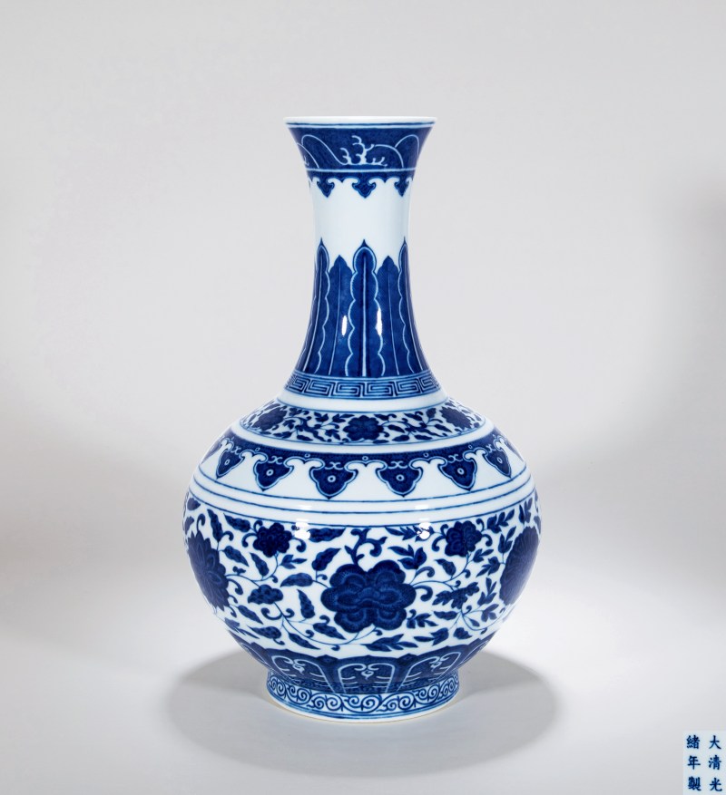 清光绪 青花缠枝莲赏瓶 - 图4