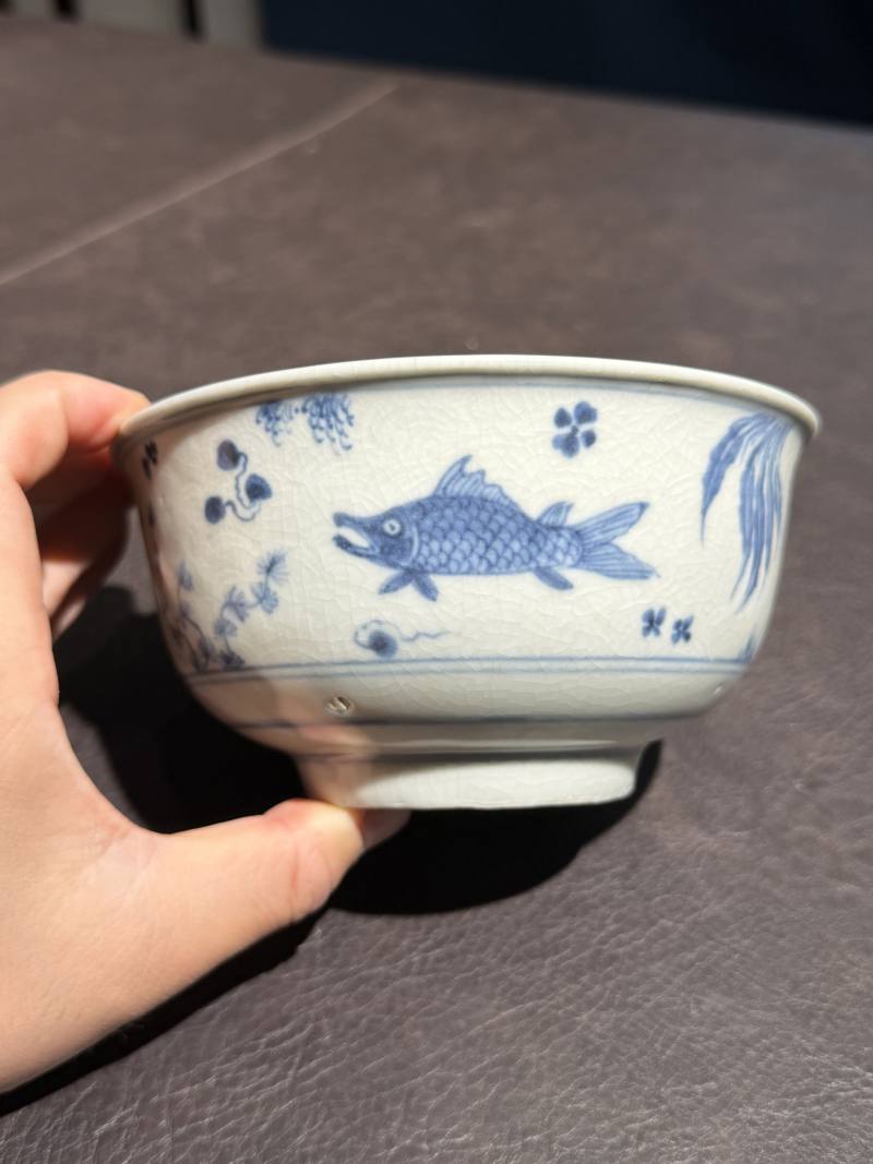 明空白期 青花暗刻海水鱼藻纹碗 - 图6