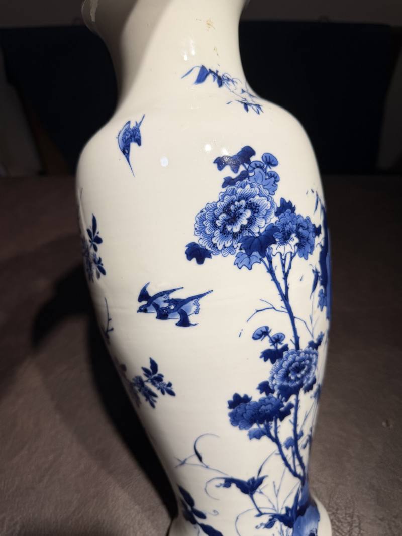 清康熙 青花山石花卉纹观音瓶 - 图11