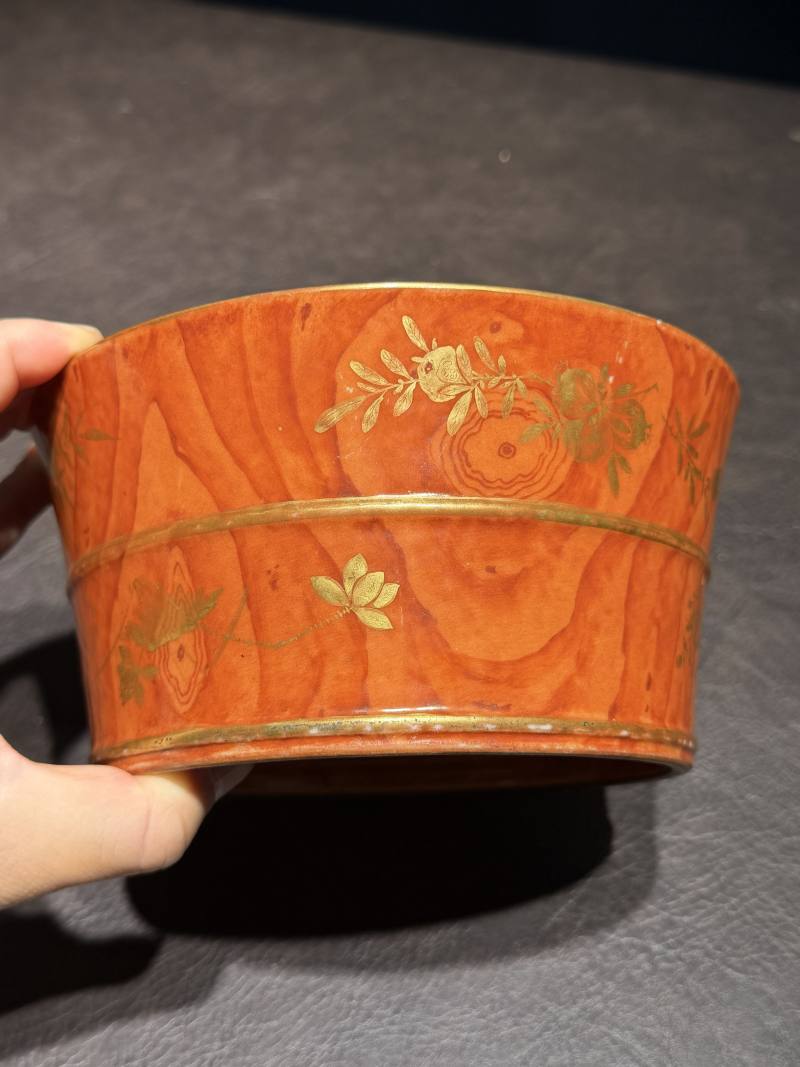 清乾隆 木纹釉描金花卉弦纹笔洗（配木座） - 图5
