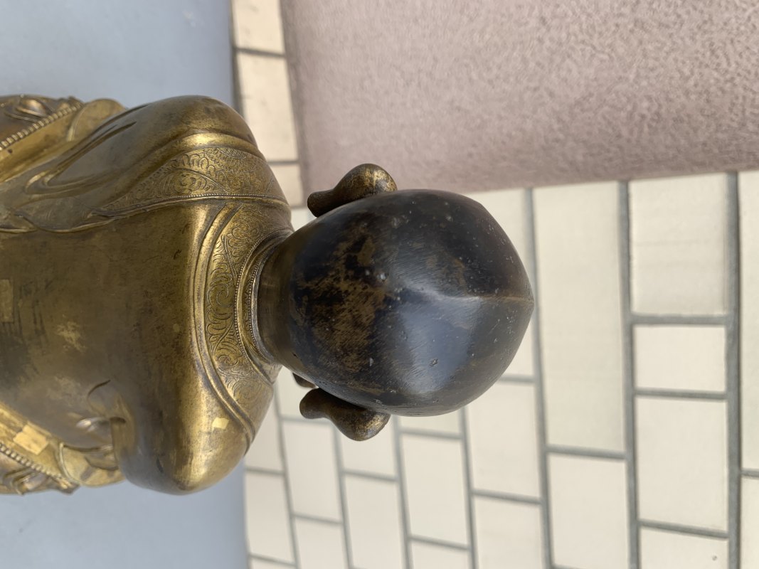 A large parcel gilt-bronze figure of a lama - 图11