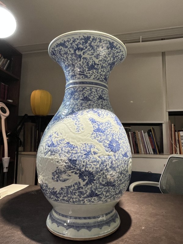 清雍正 青花锥拱穿花龙纹大尊 - 图7