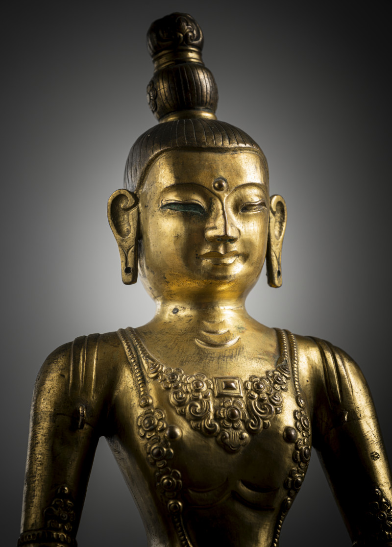 A gilt-repoussé figure of Amitayus - 图4