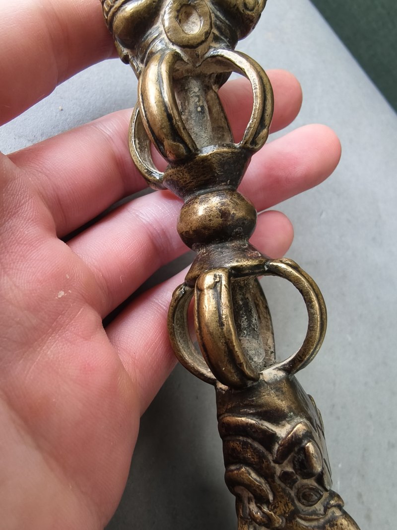 Ritual dagger phurbu made of brass or bronze respectively - 图8