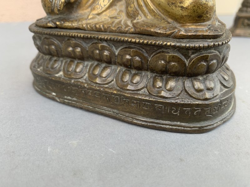 A GILT-COPPER FIGURE OF BUDDHA SHAKYAMUNI - 图17