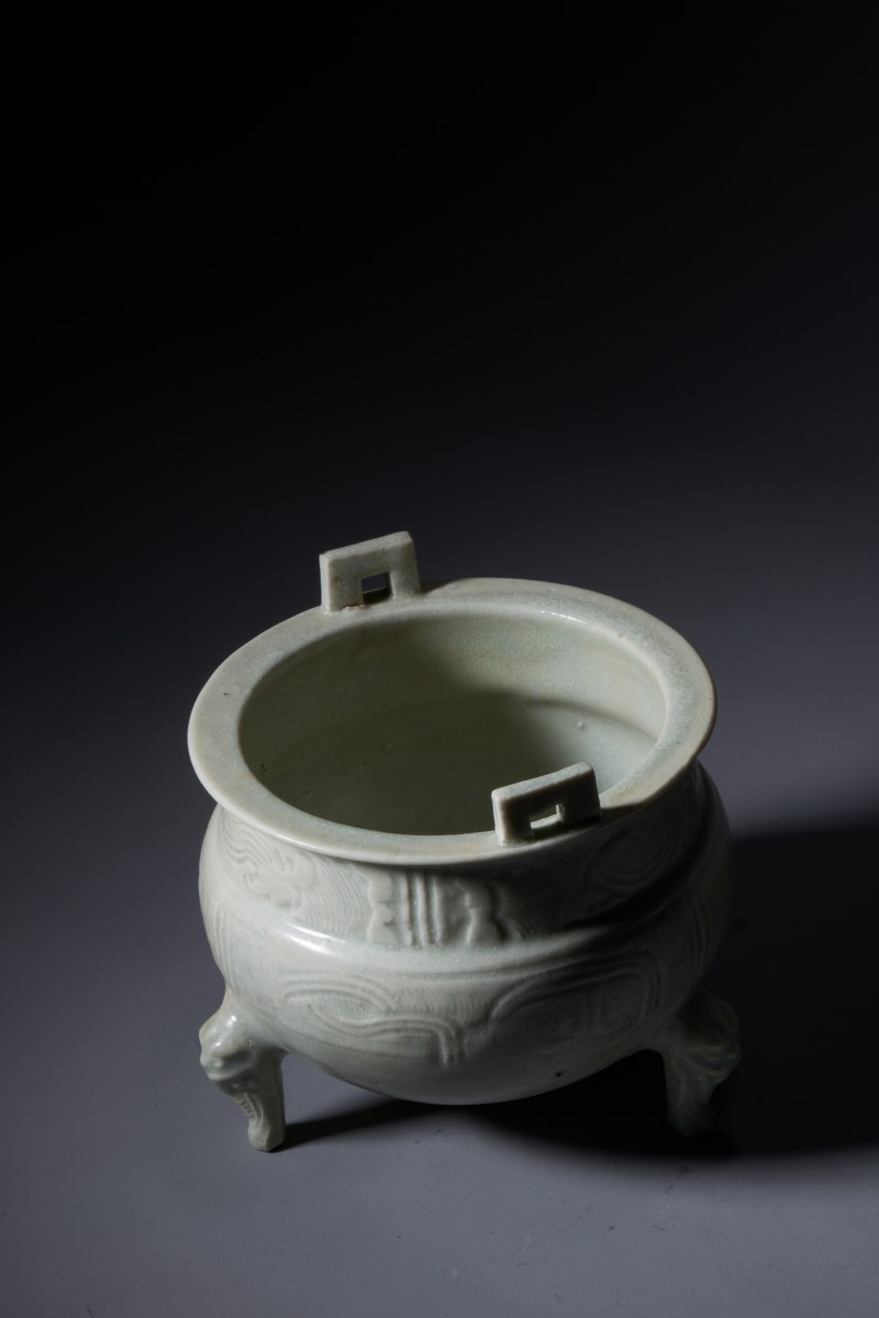 明代 青白釉仿古纹鼎式炉 - 图10