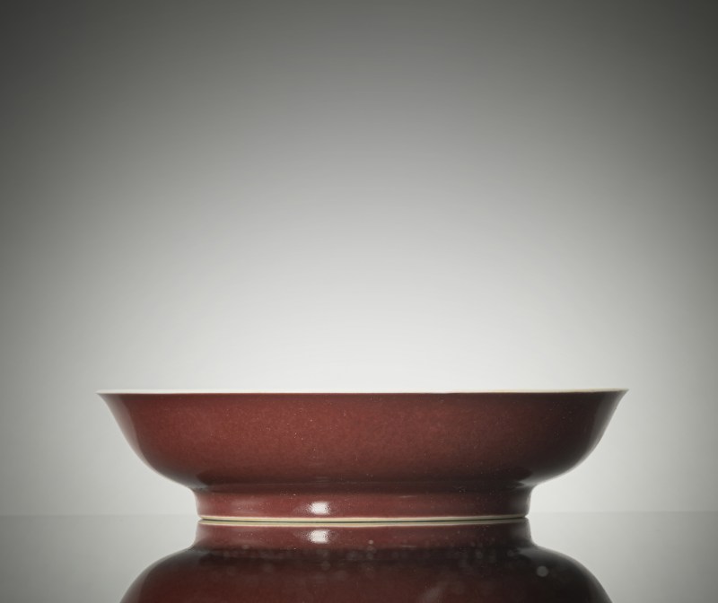 An Imperial porcelain 'saucer' with copper-red glaze - 图2