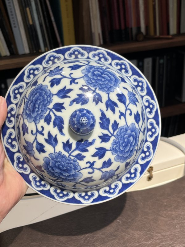 清道光 青花缠枝莲纹盖罐一对 - 图21