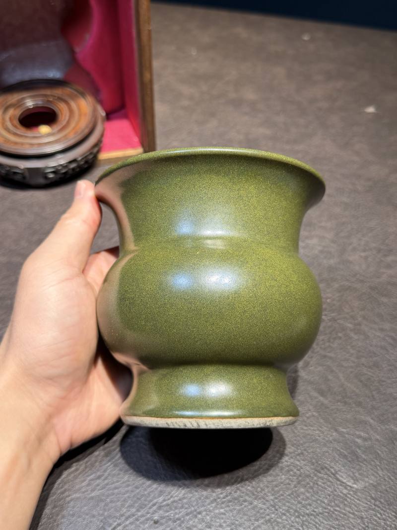 清雍正 茶叶末釉花囊（配木座、老盒） - 图15