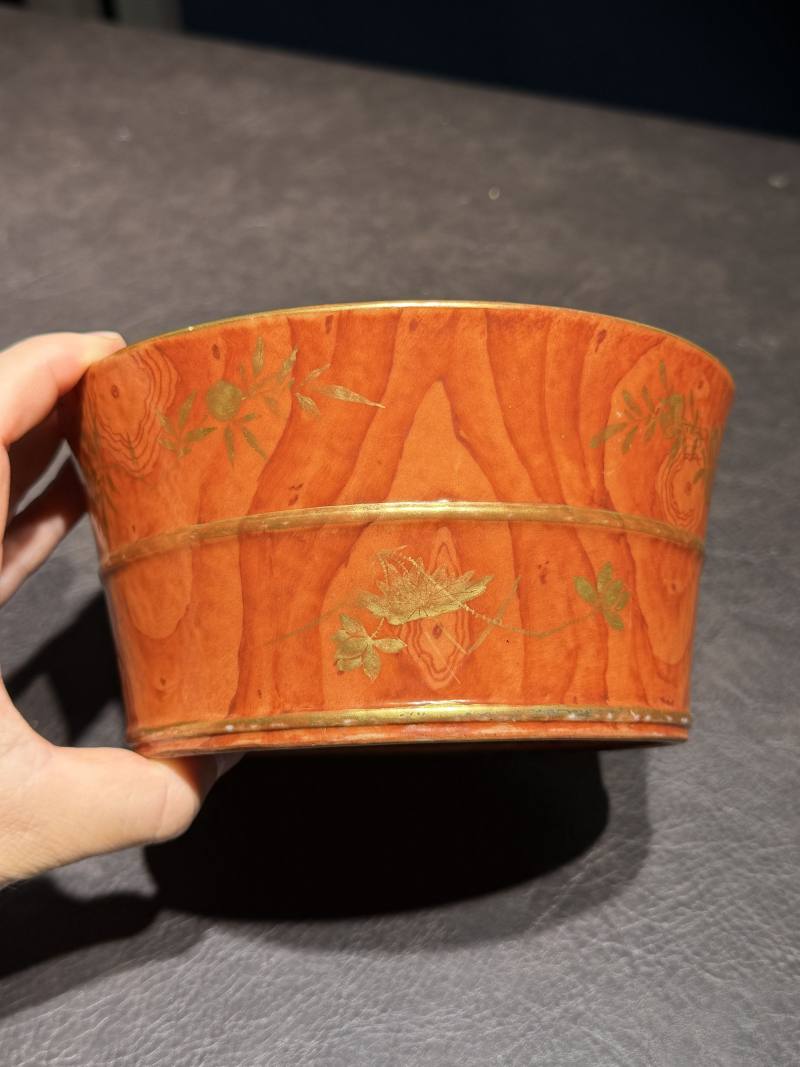 清乾隆 木纹釉描金花卉弦纹笔洗（配木座） - 图6