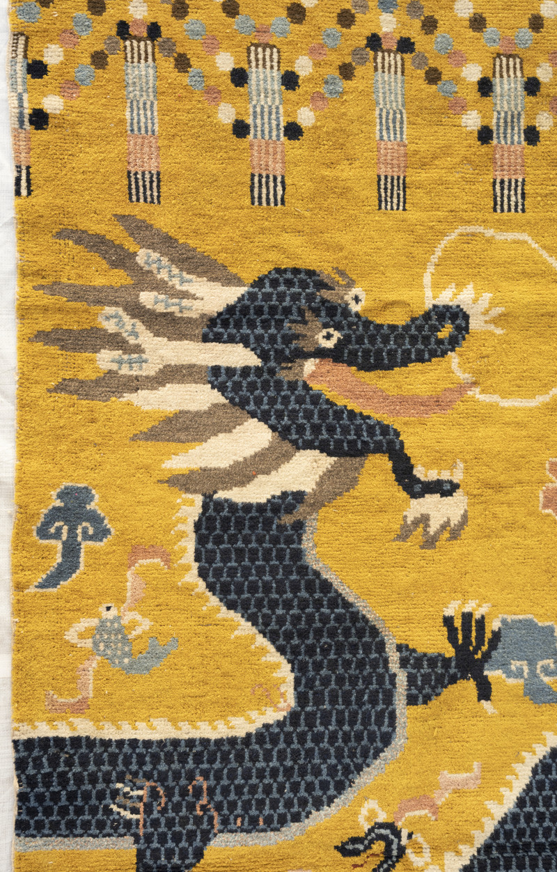 Column carpet, yellow ground, dragon and three demon heads - 图3