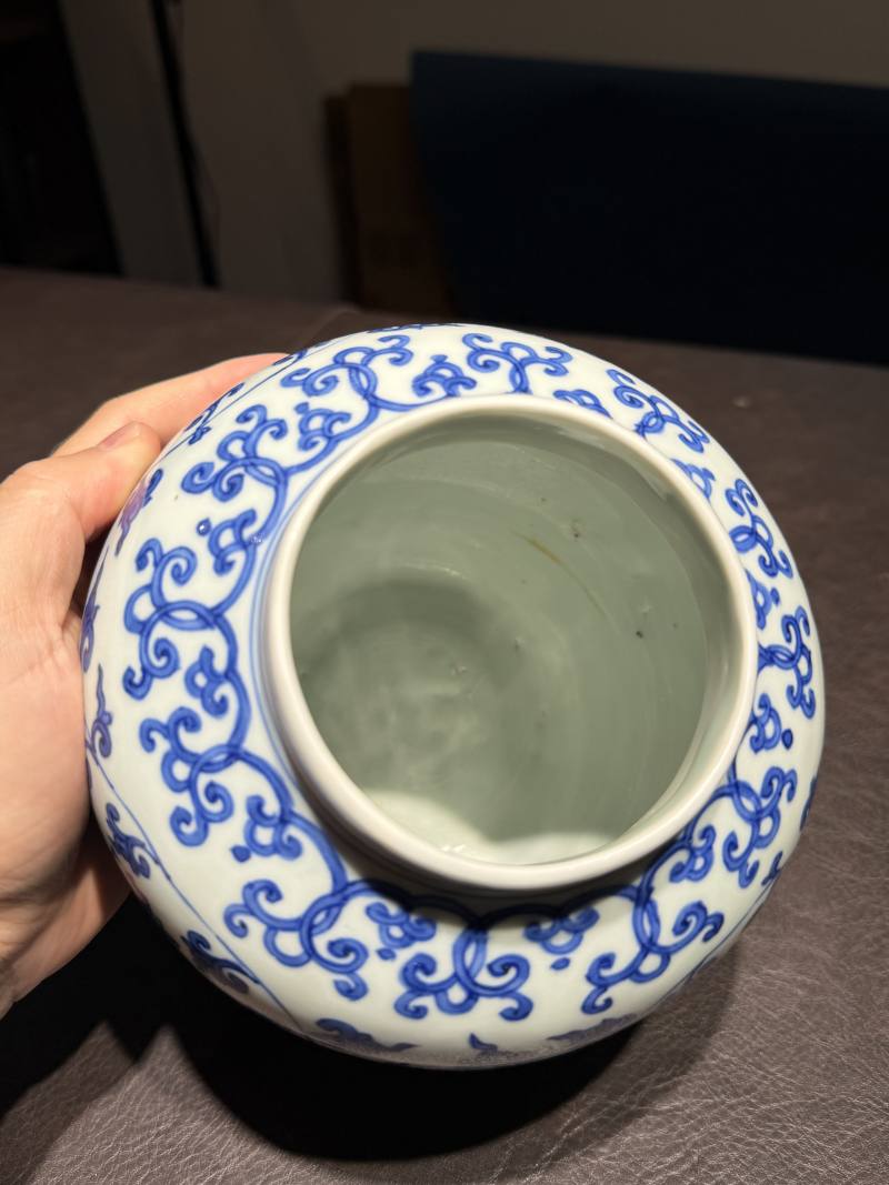 明万历 青花缠枝莲纹罐 - 图10