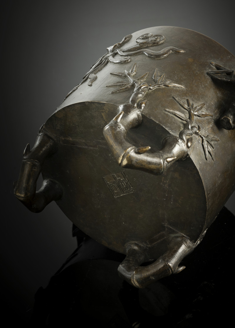 Bronze incense burner with relief decoration of inscription and bamboo - 图4