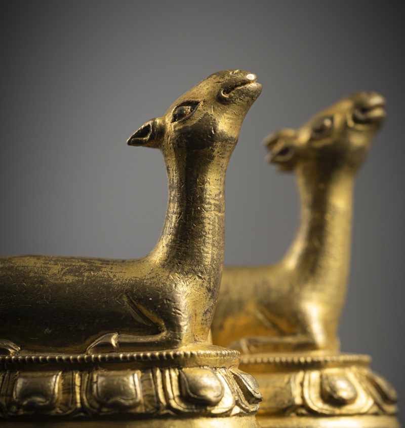 A PAIR OF GILT-BRONZE DEER - 图4