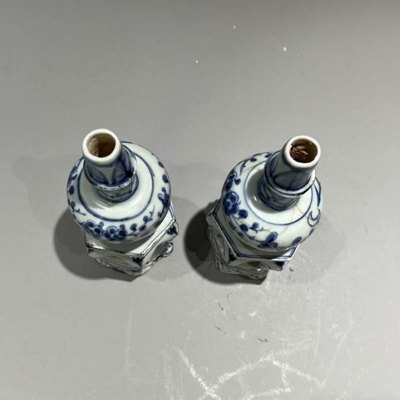 明代 青花梅花纹带座净瓶 - 图9