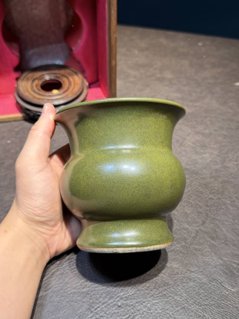 清雍正 茶叶末釉花囊（配木座、老盒） - 图16
