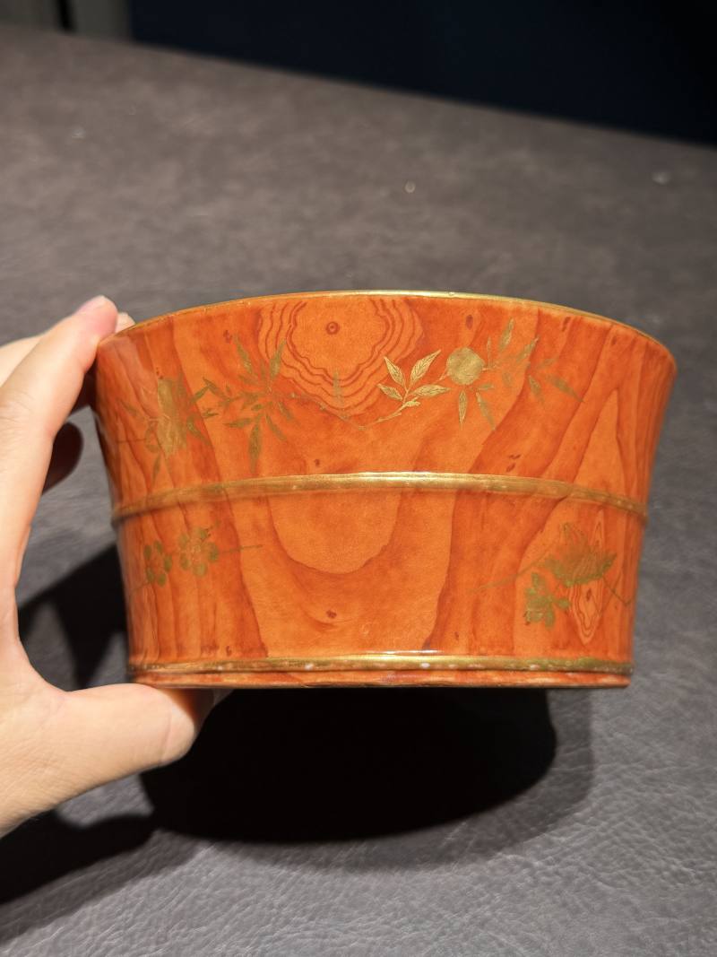清乾隆 木纹釉描金花卉弦纹笔洗（配木座） - 图7