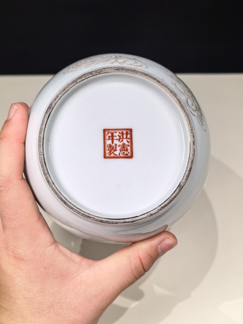 民国 粉彩牛郎织女图灯笼瓶 - 图11