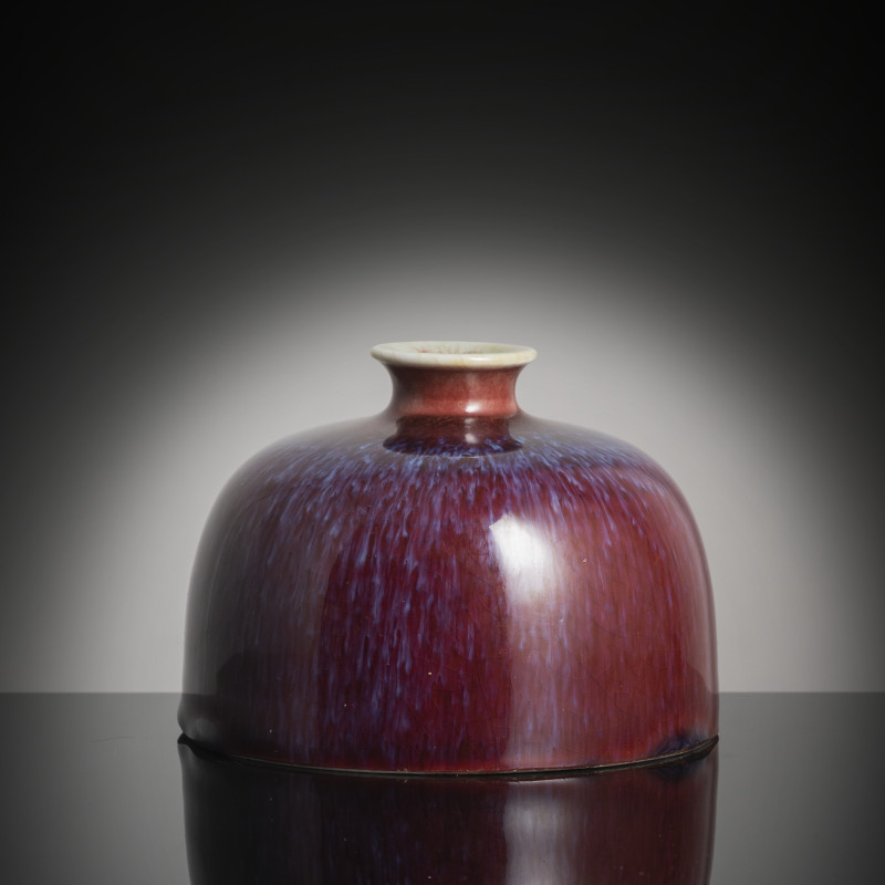A beehive Flambé-glazed porcelain brush washer