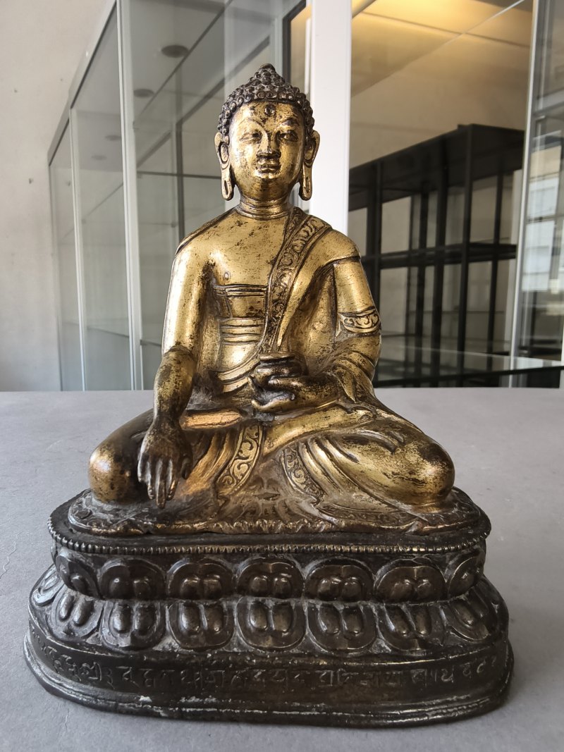 A GILT-COPPER FIGURE OF BUDDHA SHAKYAMUNI - 图18