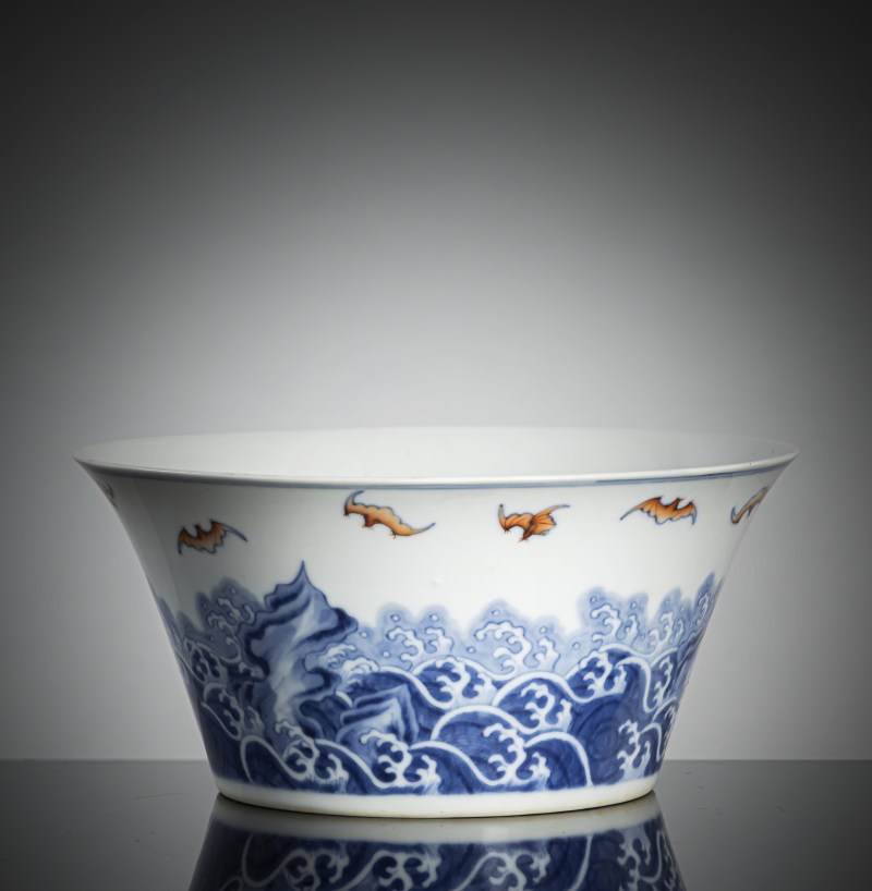 A 'doucai' porcelain waves and bats bowl - 图2