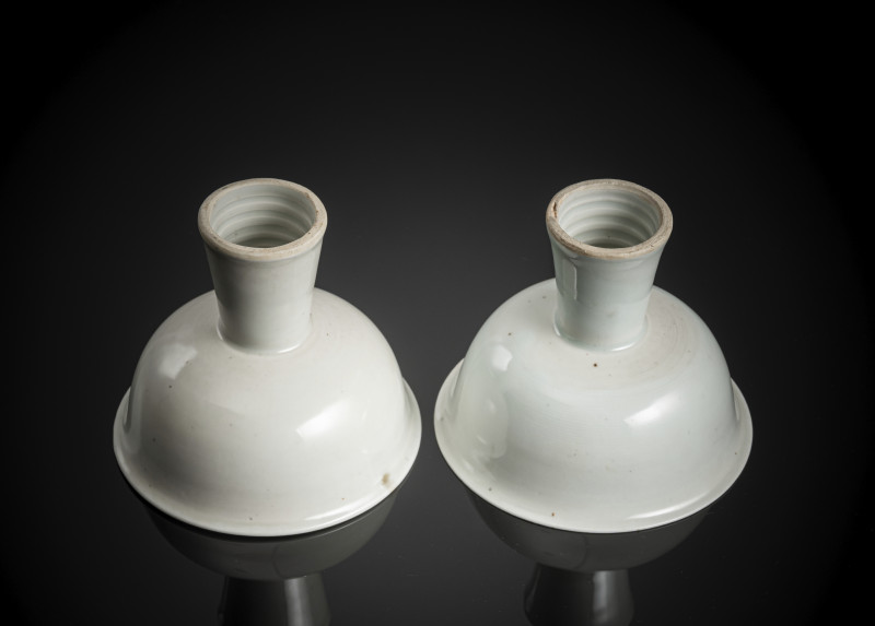 A pair of Shufu-style porcelain stemcups - 图4