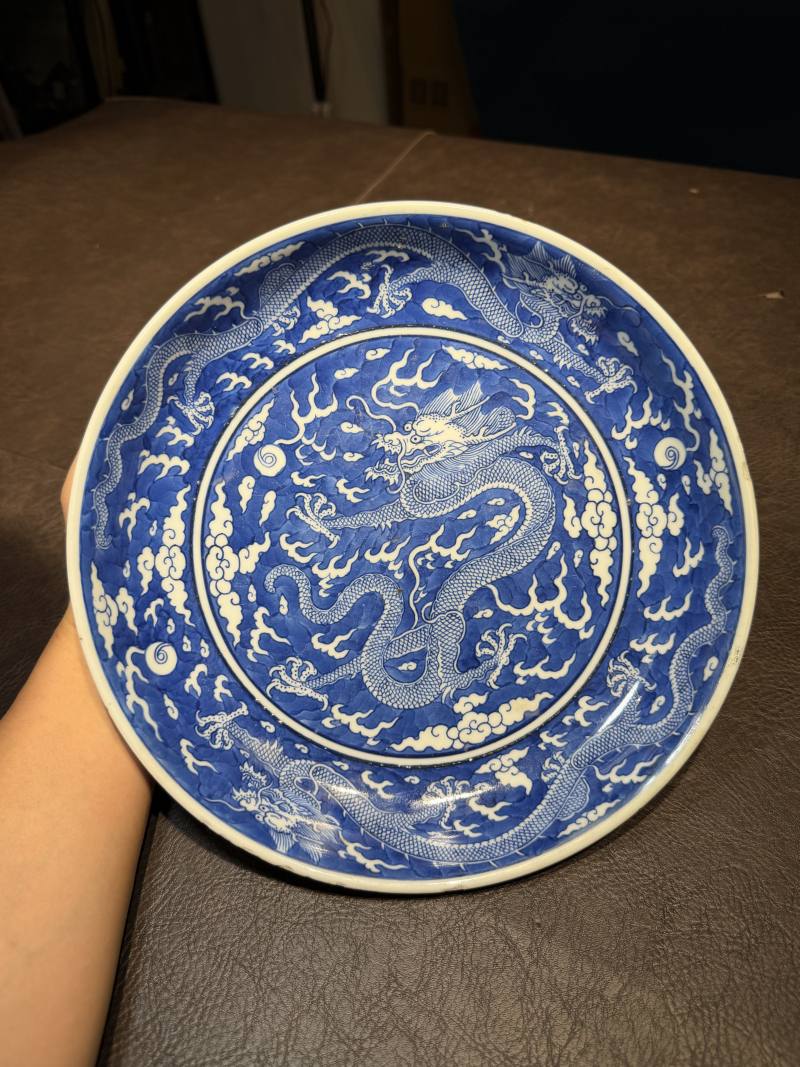 清乾隆 青花地留白龙纹盘 - 图7