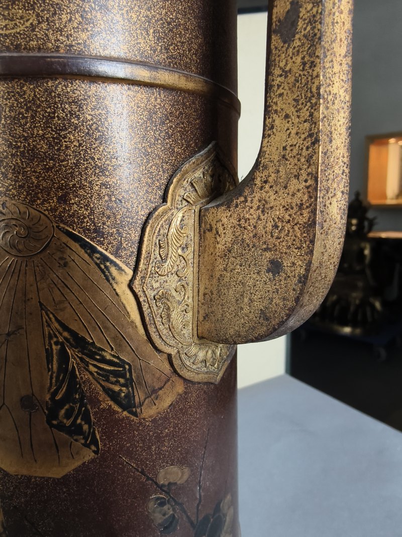 A very rare lacquer and gilt-bronze duomuhu jug with cover - 图14