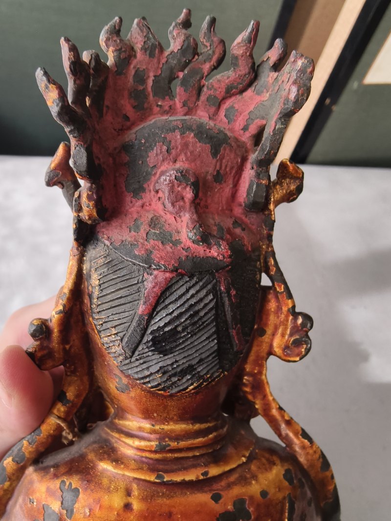Bronze of Bixia with lacquer gilding depicted seated in a European posture - 图5