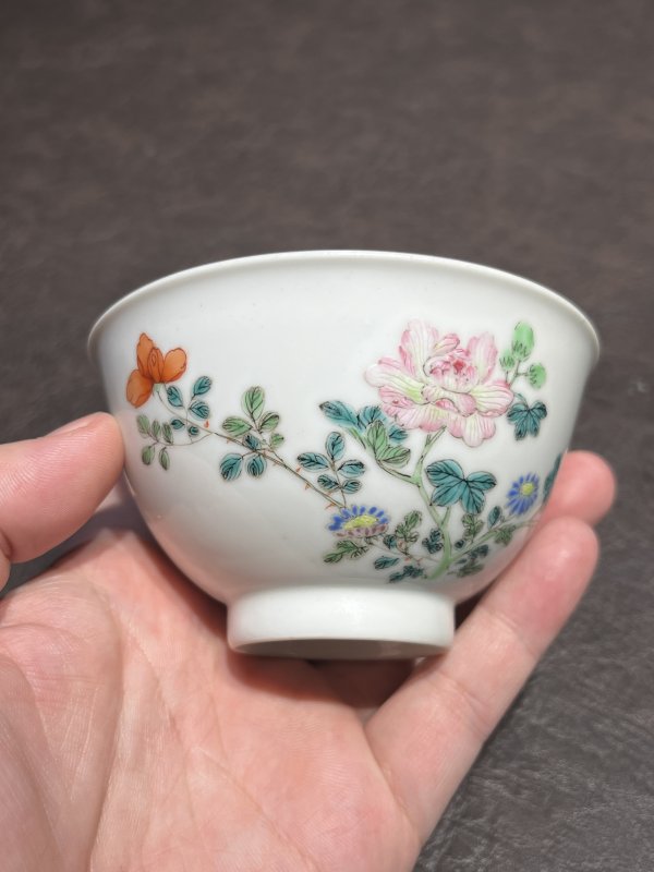 清乾隆 粉彩折枝花卉纹茶圆一对 - 图16