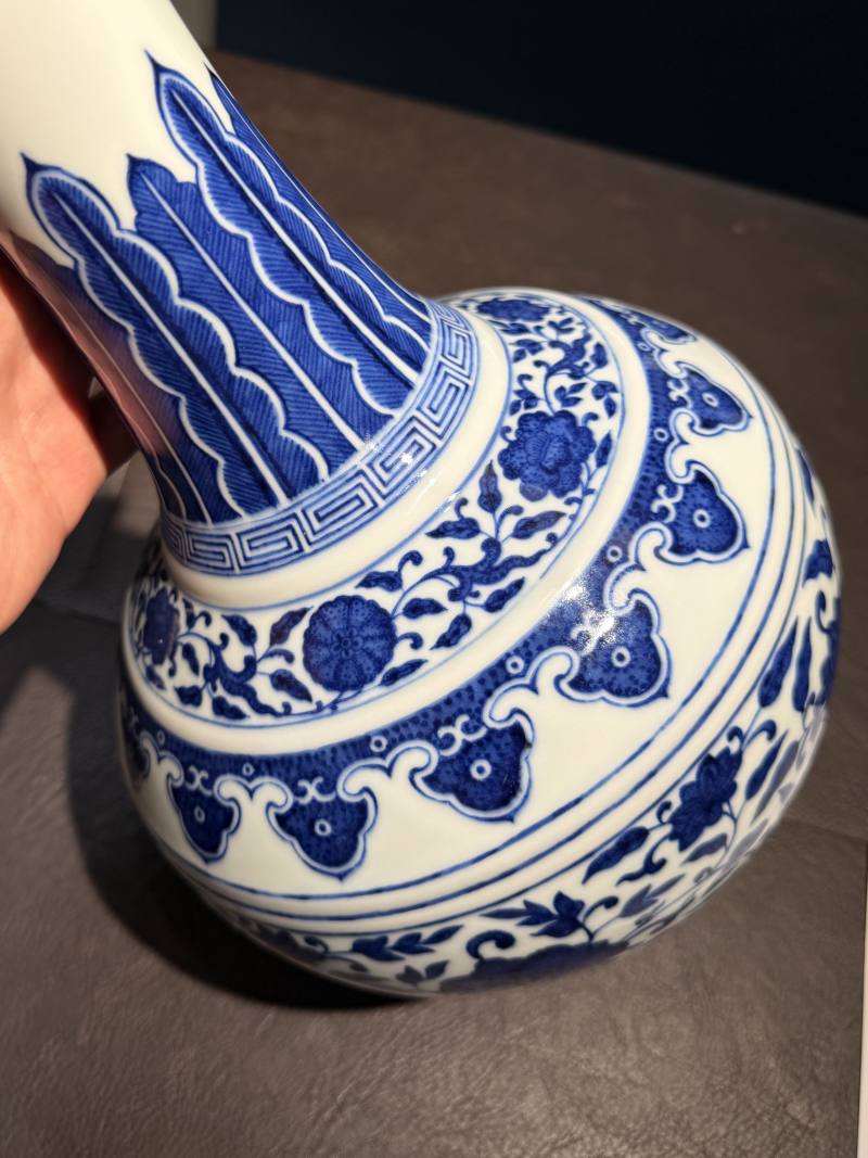 清光绪 青花缠枝莲纹赏瓶 - 图15