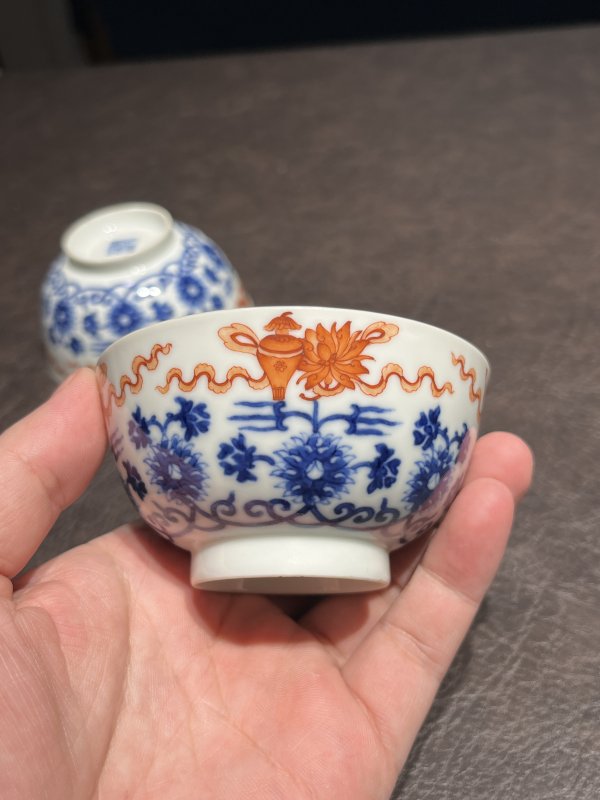 清道光 “嶰竹造”青花矾红莲托八宝茶圆一对 - 图5