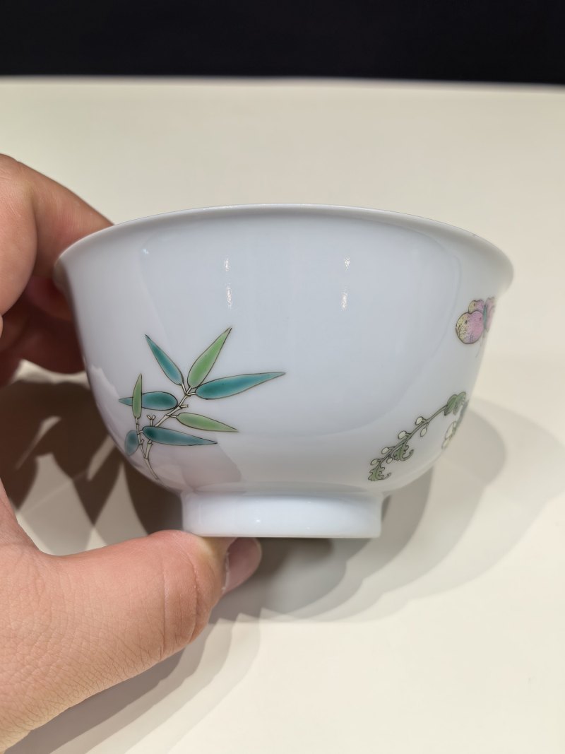 清乾隆 粉彩过枝癞瓜纹碗 - 图7