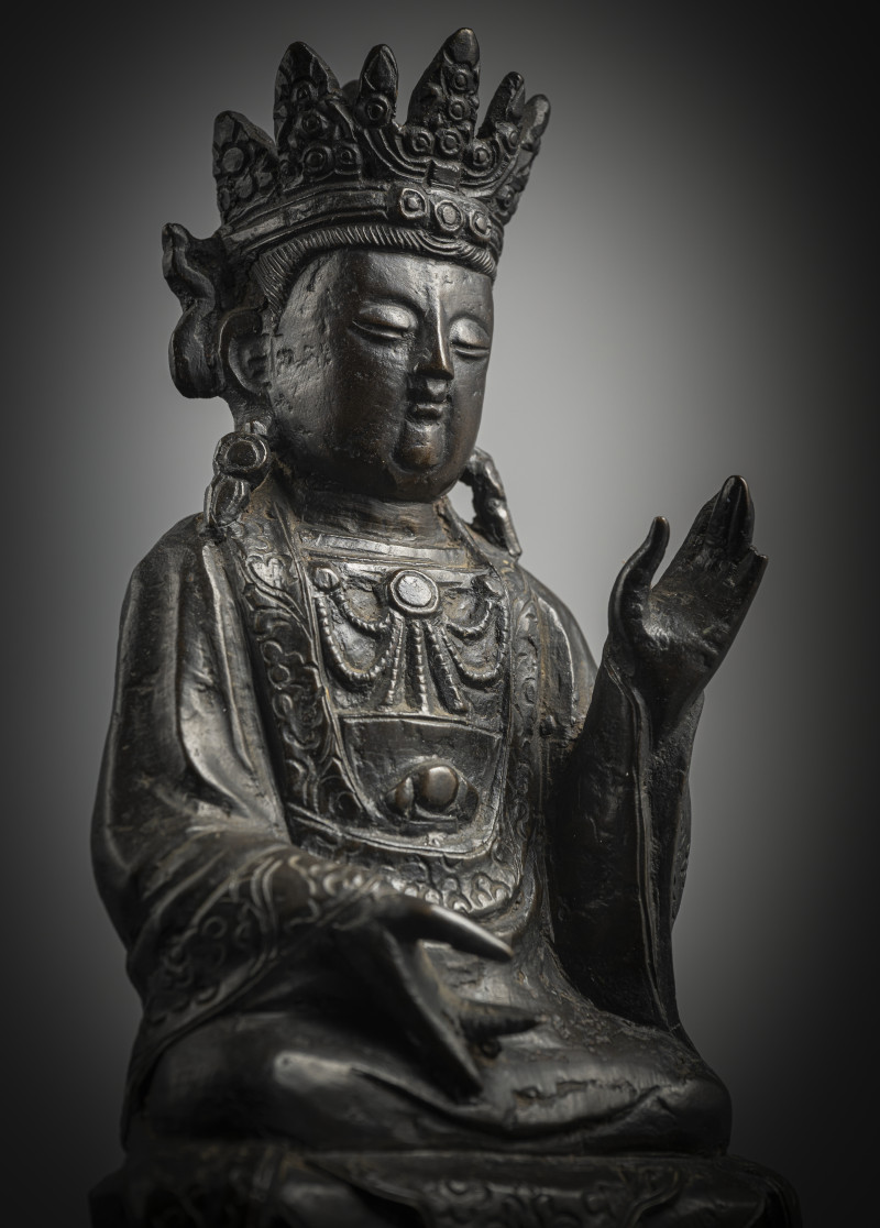 A bronze figure of a crowned Bodhisattva - 图5
