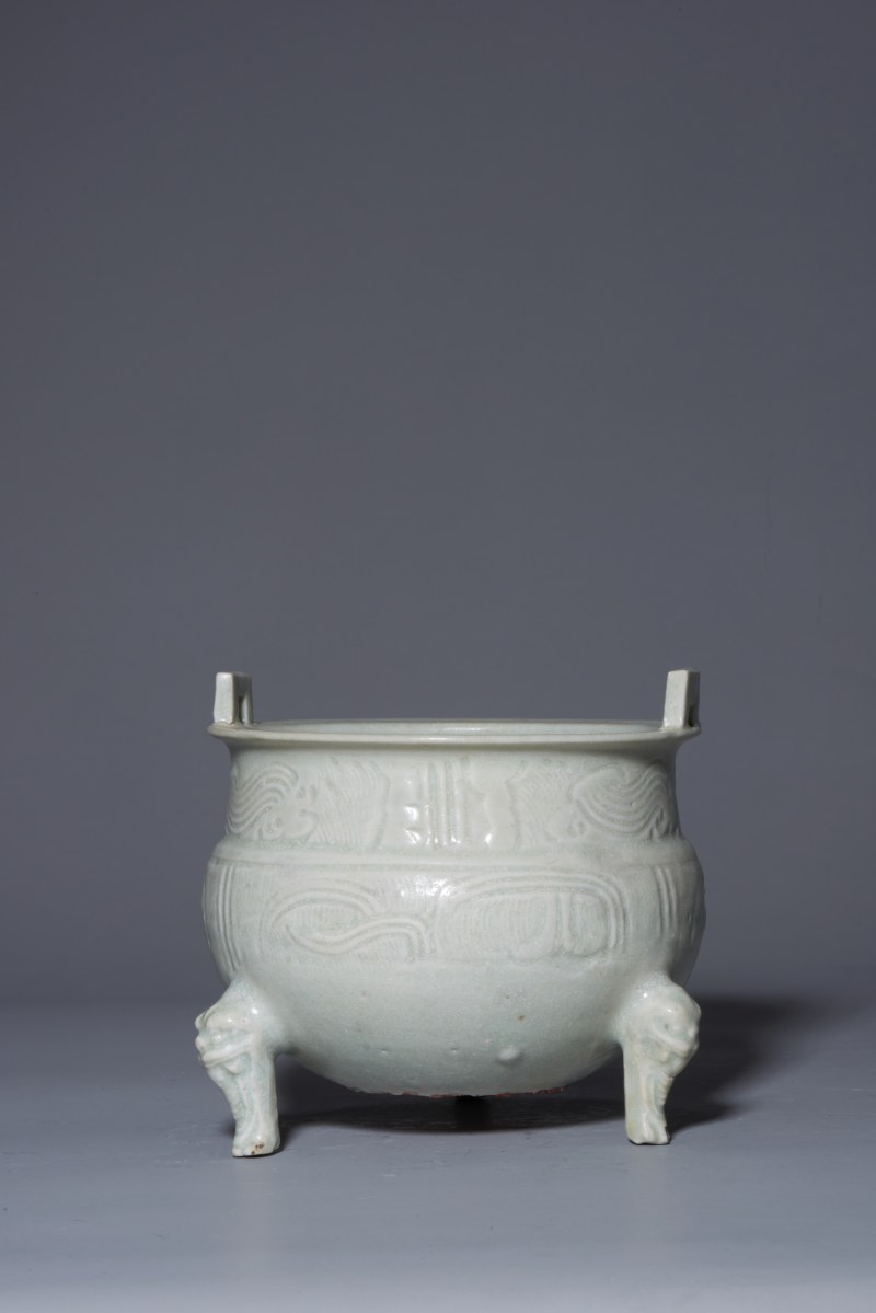 明代 青白釉仿古纹鼎式炉 - 图5