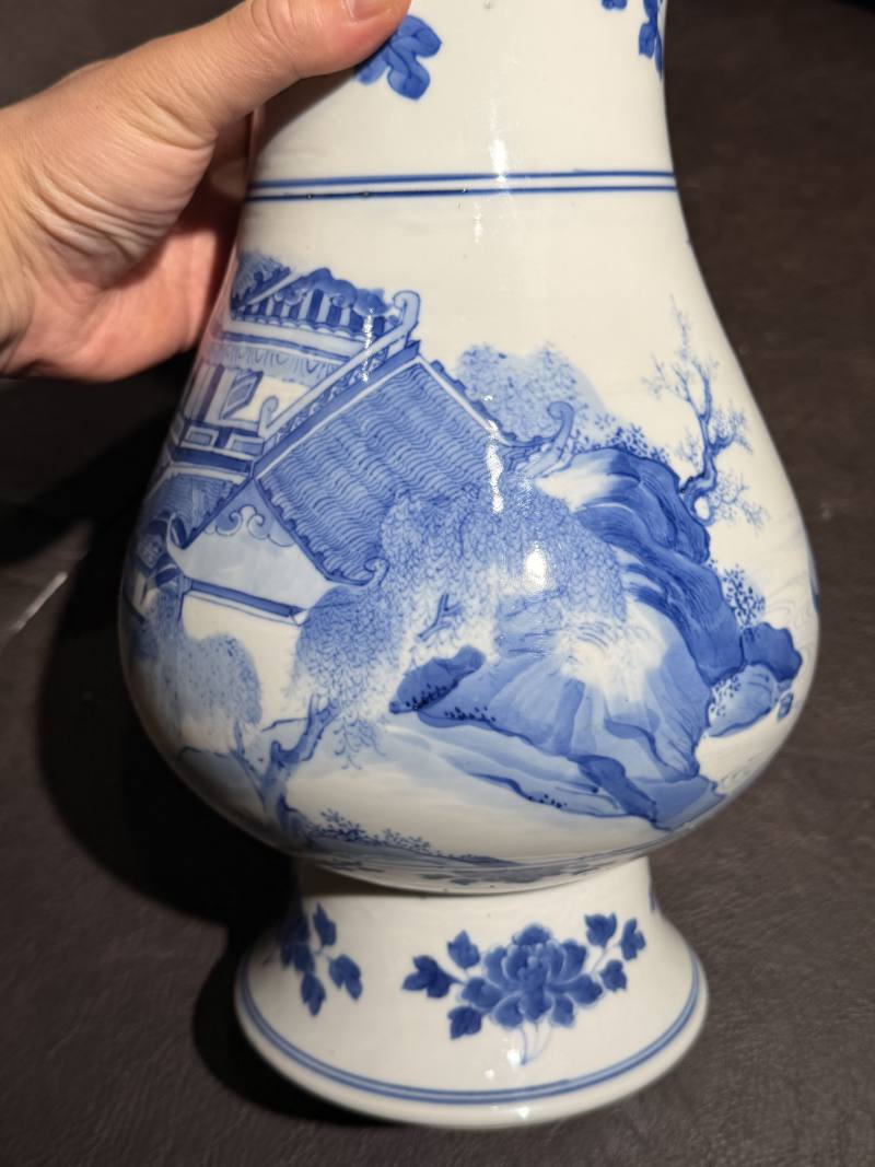 清康熙 青花庭院“杨柳荡千”图琵琶尊 - 图15