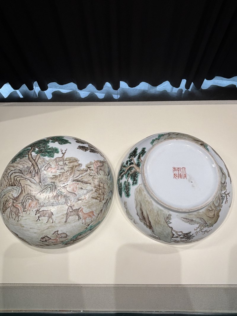 民国 粉彩百鹿图大捧盒 - 图3