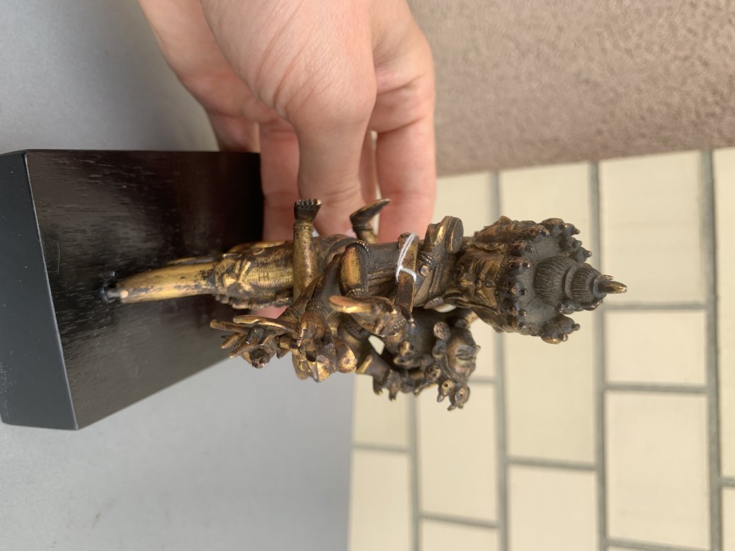 A fire-gilt bronze of Cakrasamvara in yab-yum with attributes - 图10
