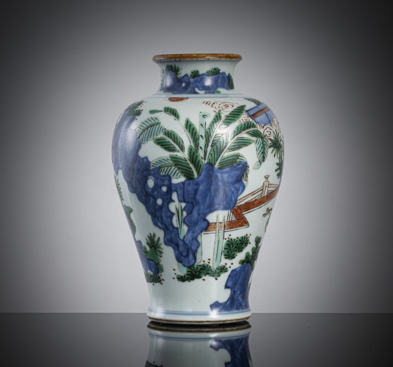 A 'wucai' porcelain vase with scholars - 图3