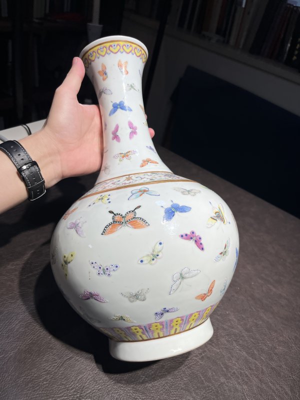 清光绪 粉彩百蝶纹赏瓶 - 图14