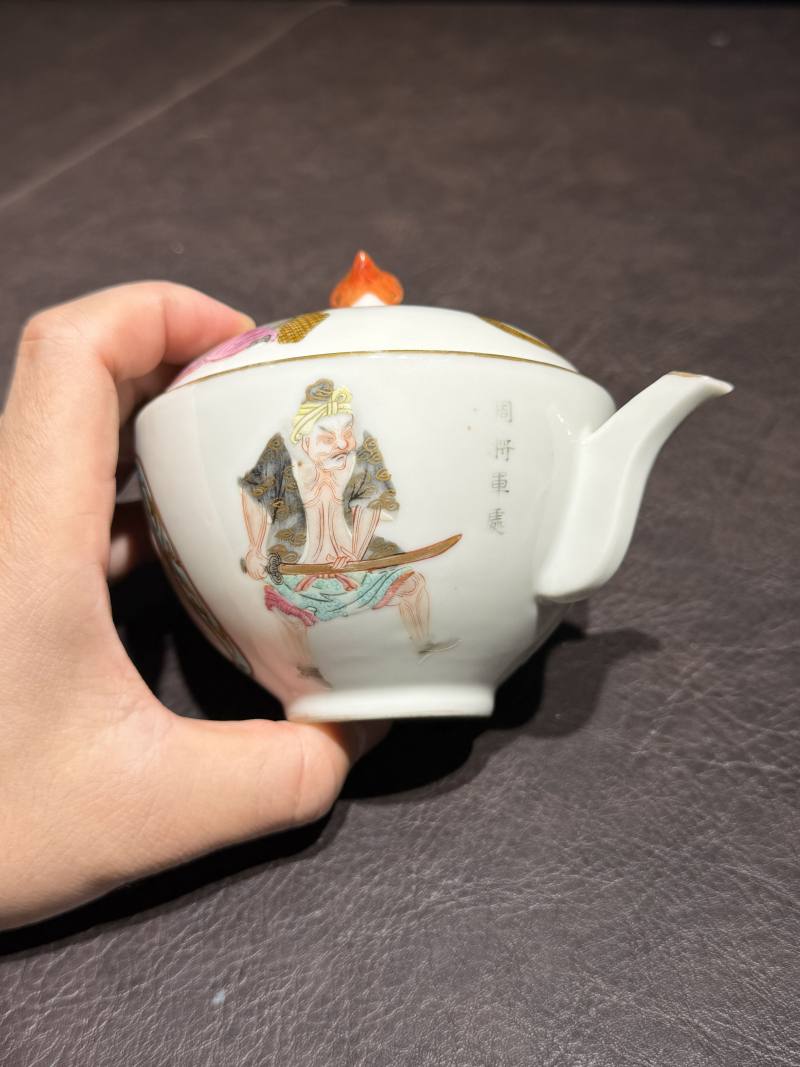 清道光 粉彩无双谱诗文壶 - 图7